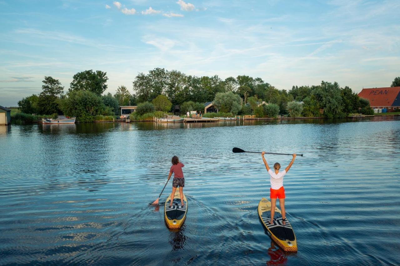 Pean-Buiten Waterlodges Nes  エクステリア 写真